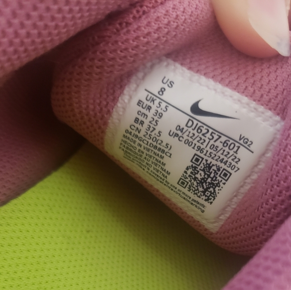 Womens Sneakers - Picture 5 of 6